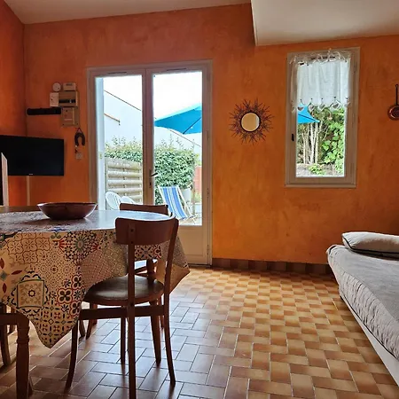 Maisonnette A 150m De La Plage, Parking Prive